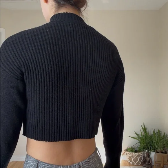 Black Ribbed Top – Simons (S) - Picture 2 of 4